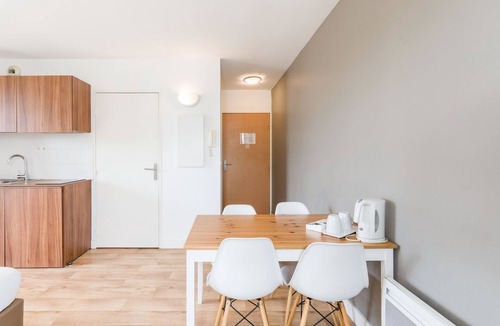 Le Hameau House | Appart'Hotel Victoria Garden Pau