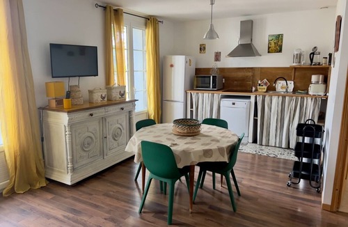Lamalou-les-Bains Apartment | Appart N° 6/T2 separate bedroom