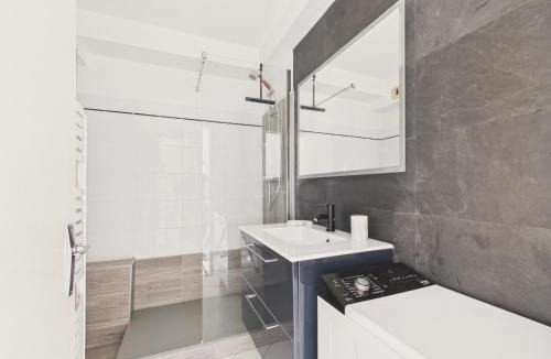 Saint-Brevin-les-Pins Apartment | Appart pour 3, 100m de la plage