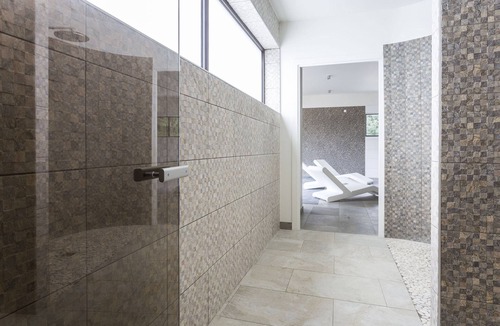 Remoulins Condo | Appart près du Pont du Gard | piscine + Wi-Fi