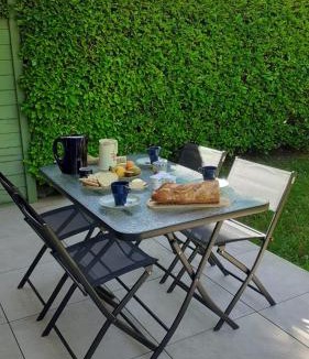 Esquieze-Sere Apartment | Appart' Pyrénées Nature, tout confort avec terrasse et jardinet