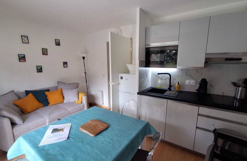 Esquieze-Sere Apartment | Appart' Pyrénées Nature, comfortable, with terrace and small garden