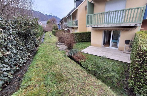 Esquieze-Sere Apartment | Appart' Pyrénées Nature, comfortable, with terrace and small garden