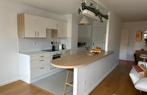 Dobree-Bon Port Apartment | Appart Rénové avec Terrasse - Bail mobilité