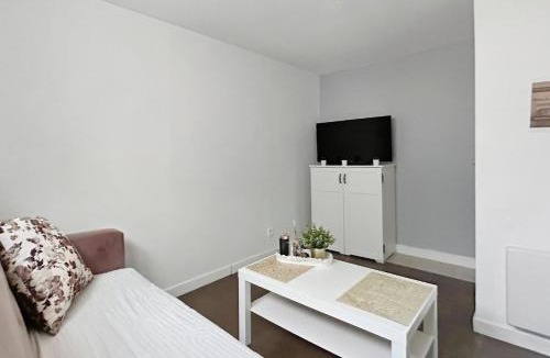 Argenteuil Apartment | Appart rénové, proche des commerces & transports