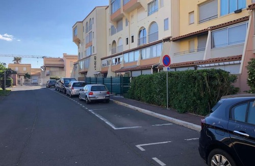 Cap d'Agde Apartment | Appart T2 cabine climatisé à 1 min mer + piscine