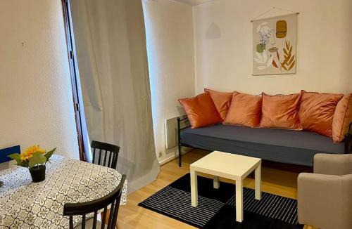 Souligne-sous-Ballon Apartment | Appart T2 Cozy City Center