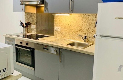Amelie-les-Bains-Palalda Apartment | Appart T3 rénové avec climatisation, terrasse, wifi, ascenseur et parking à 2 min des thermes - FR-1-703-112