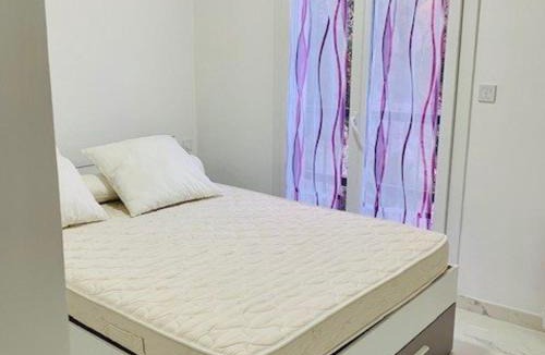 Amelie-les-Bains-Palalda Apartment | Appart T3 rénové avec climatisation, terrasse, wifi, ascenseur et parking à 2 min des thermes - FR-1-703-112