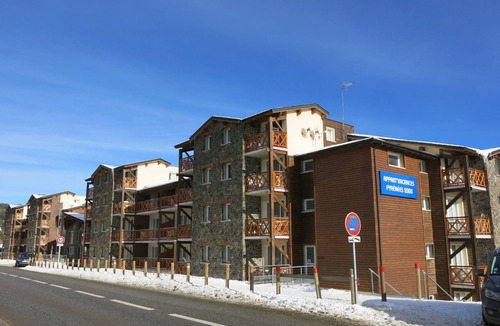 Pyrenees 2000 Apartment | Appart Vacances Pyrénées 2000 by Interhome