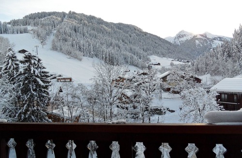 Areches Apartment | Appart with swimming pool, in the mountains, balcony terrace, garage, shops nearby