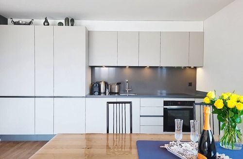 Riazzino Apartment | Appartamento al Sole by Interhome