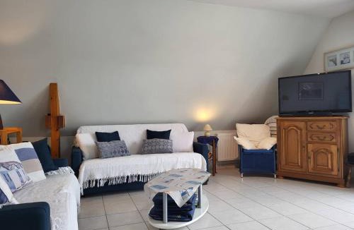 Merville-Franceville-Plage Apartment | Appartement 2 pièces avec piscine et parking privé, proche plage, Merville-Franceville-Plage - FR-1-465-26