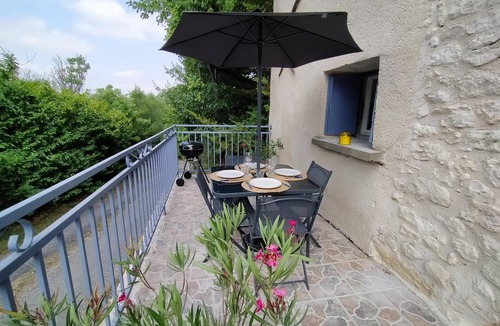 Valprionde Apartment | Appartement Dans Maison Pierre Blanche du Quercy Avec Accès Privé à la Piscine