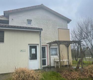 Moutiers-Sous-Chantemerle Apartment | Appartement accueillant à Moncoutant-sur-Sèvre de 50 m²