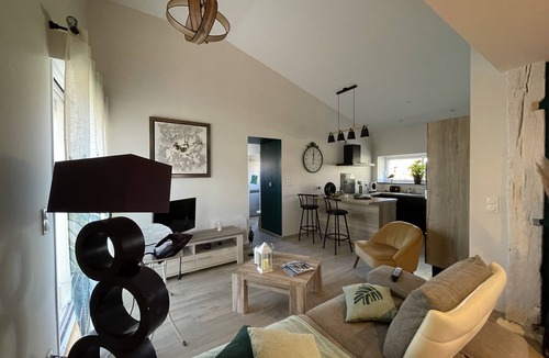 Saint-Sylvestre-sur-Lot Apartment | Appartement Proche de Toutes Commodités