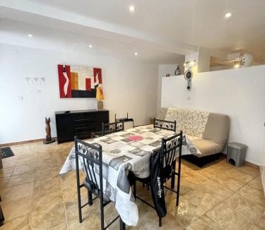 Prats-de-Mollo-la-Preste Apartment | Appartement confort avec vue montagne 35 m² idéal 3 pers