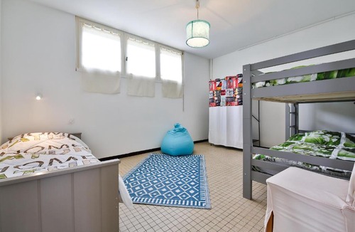 Saint-Gilles-Croix-de-Vie Apartment | Appartement Cour rouge