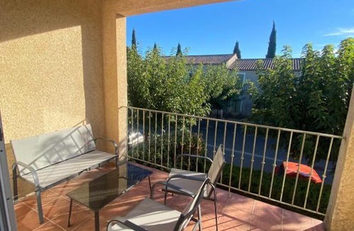 Sainte-Cecile-les-Vignes Apartment | Appartement Sainte Cécile