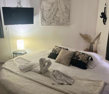 Verneuil-sur-Avre Apartment | Appartement jacuzzi Gold&Night