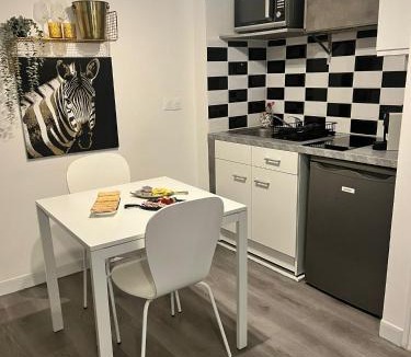 Verneuil-sur-Avre Apartment | Appartement jacuzzi Gold&Night
