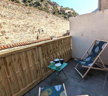 Villefranche-de-Conflent Apartment | Appartement Le Fort Vue montagne Classé 3 Etoiles