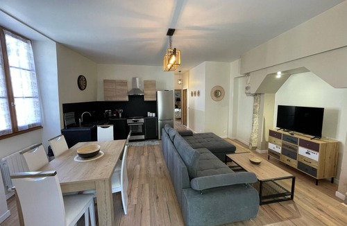 Beaulieu-sur-Dordogne Apartment | Appartement de Charme