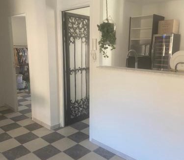 Saint-Andre-de-Sangonis Apartment | Appartement du sud