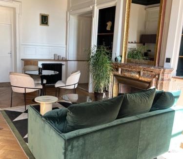 Saint-Cyr-au-Mont-d'Or Apartment | Appartement chic et de caractère !