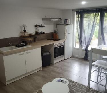 Saint-Privat-des-Vieux Apartment | Appartement Noméo