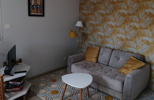 Saint-Jean-Pla-de-Corts Apartment | Appartement Climatisé à la Campagne Avec Piscine