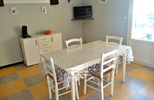 Marseillan Plage Apartment | Appartement à 2 pas de la plage avec terrasse et parking - FR-1-387-150