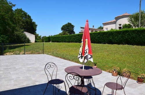 Sauveterre-Saint-Denis Apartment | Appartement à Caudecoste, proche d'Agen
