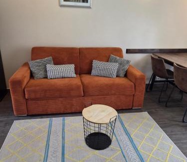 Durtal Apartment | Appartement à la campagne avec piscine