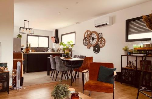 Saint-Jean-de-Vedas Apartment | Appartement élégant avec jacuzzi privé
