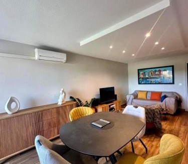 Saint-Esteve Apartment | Appartement élégant pour deux