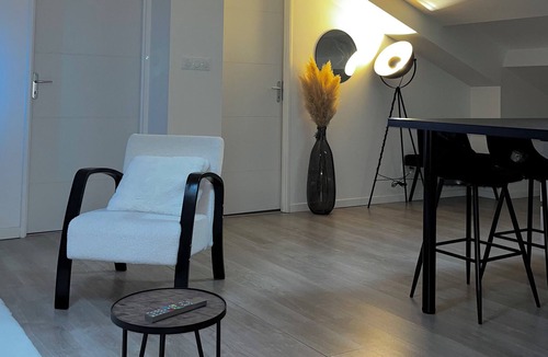 Anatole France Apartment | Appartement Équipé à 5 Minutes du Centre Historique