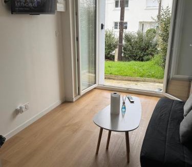 La Roche-sur-Yon Apartment | Appartement 1 chambre vu sur jardin Appart A