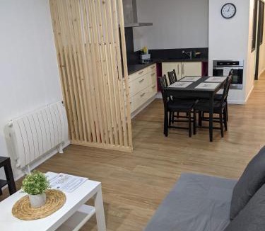 Malestroit Apartment | Appartement 10A - RDC-centre ville-local vélo