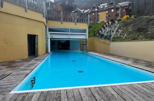 Cauterets Apartment | Appartement 2-4 personnes avec 1 chambre - Résidence les 100 lacs à Cauterets avec balcon et piscine chauffée