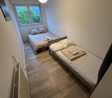 Noisy-le-Sec Apartment | Appartement 2 chambres lumineux à 10 minutes de Paris