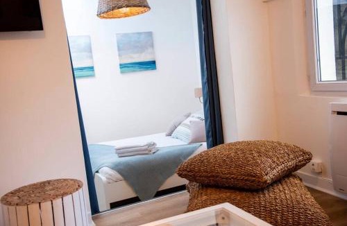 Saint-Julien Apartment | Appartement 2 personnes, Place St Sauveur à 2min