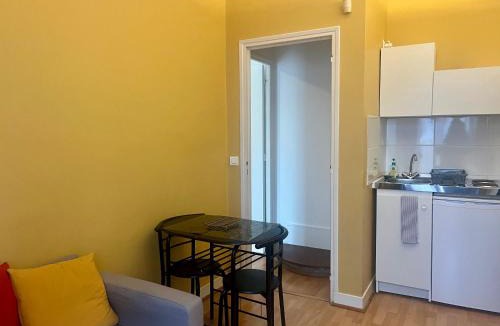 Yerres House | Appartement 2 pièces lumineux et cofortable avec vue jardin