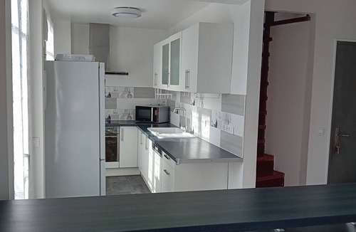 Domont Apartment | Appartement 25 min Paris Stade de France 3 Chambres Avec Jardin et Parking