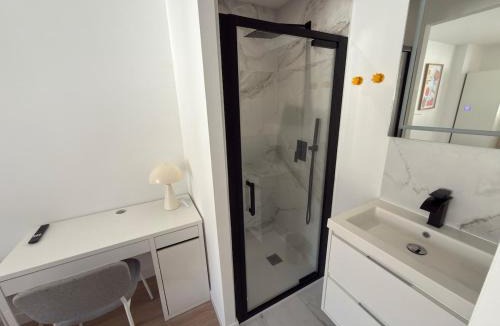 La Roche-sur-Yon Apartment | Appartement 3 Chambres hypercentre et 3 douches