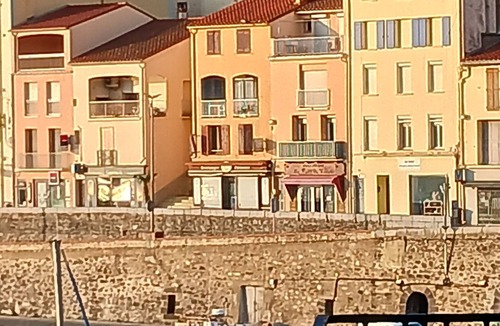 Port-Vendres Apartment | Appartement 3 Wifi, Clim, vue Latérale du Port,10 mn Plage, 3 mn du Centre