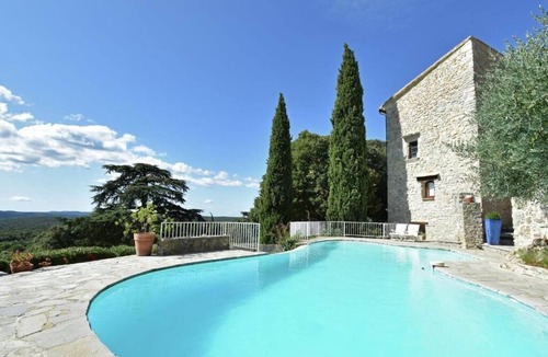 Viols-le-Fort Apartment | Appartement 4 Chambres Dans un Château du 16ème Siècle