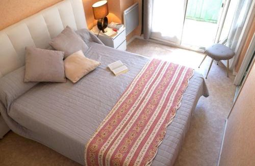 Bagneres-de-Luchon Apartment | Appartement 4 pers. à Luchon - Balcons Sud, Parking et Proximité Thermes et Commerces - FR-1-313-151