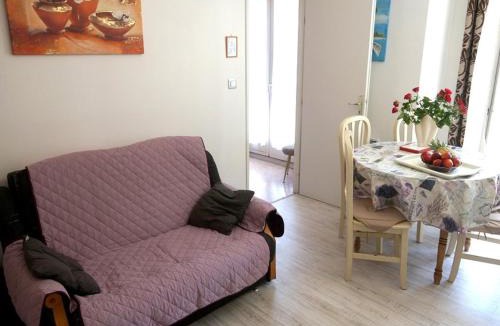 Bagneres-de-Luchon Apartment | Appartement 4 pers. à Luchon - Balcons Sud, Parking et Proximité Thermes et Commerces - FR-1-313-151