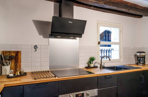 Tours City Centre Apartment | Appartement 4p/2ch place Plumereau avec parking gratuit proche universités